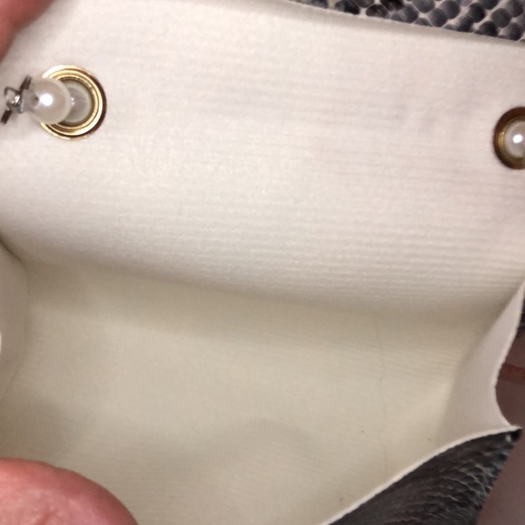 BOGO Mini Snake Bag with Pearl Handle - Picture 5 of 7